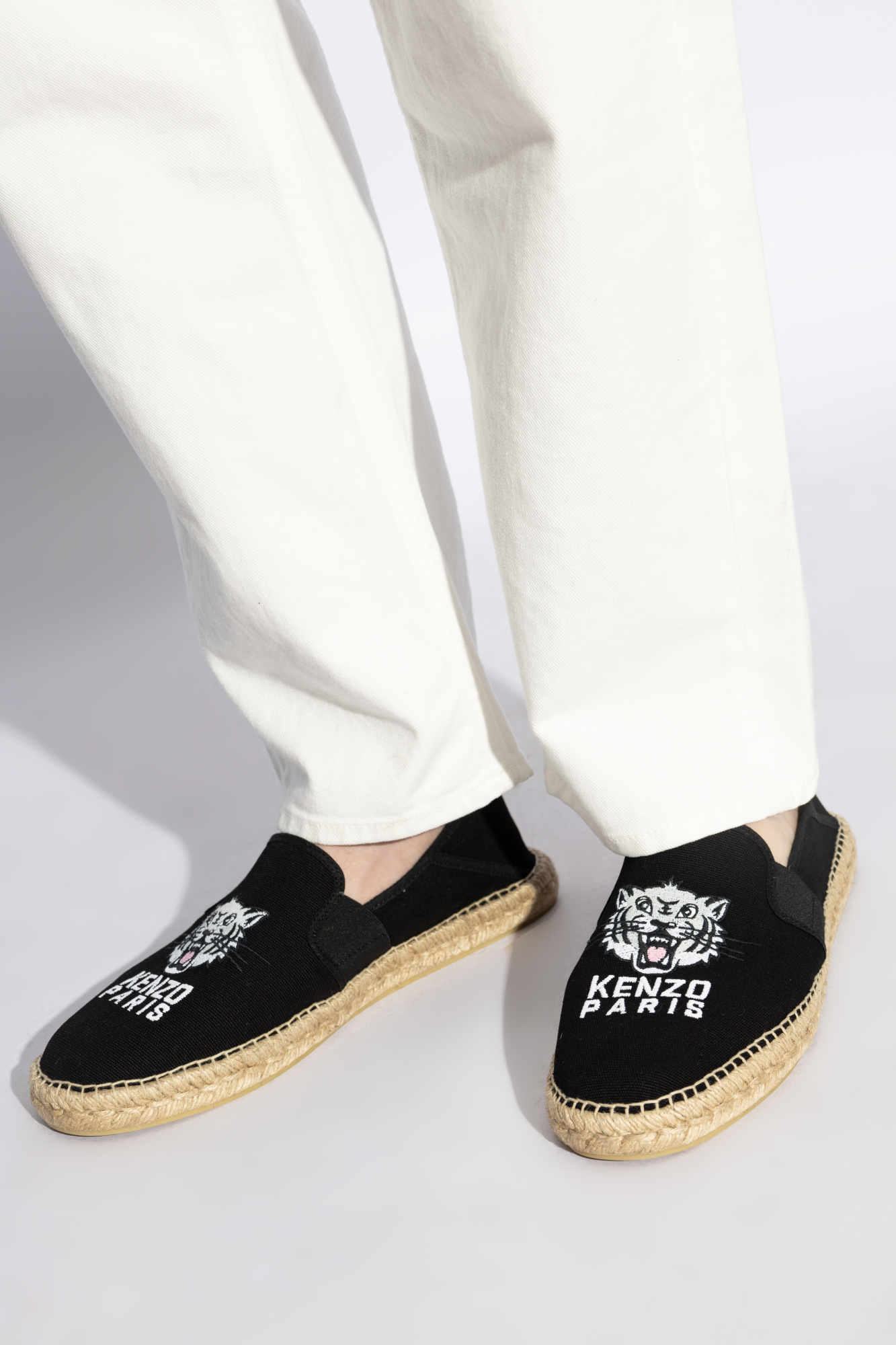 KENZO｜ (FF5 5TS547 4SG 02) Czarny Espadryle z logo Kenzo - Vitkac Polska